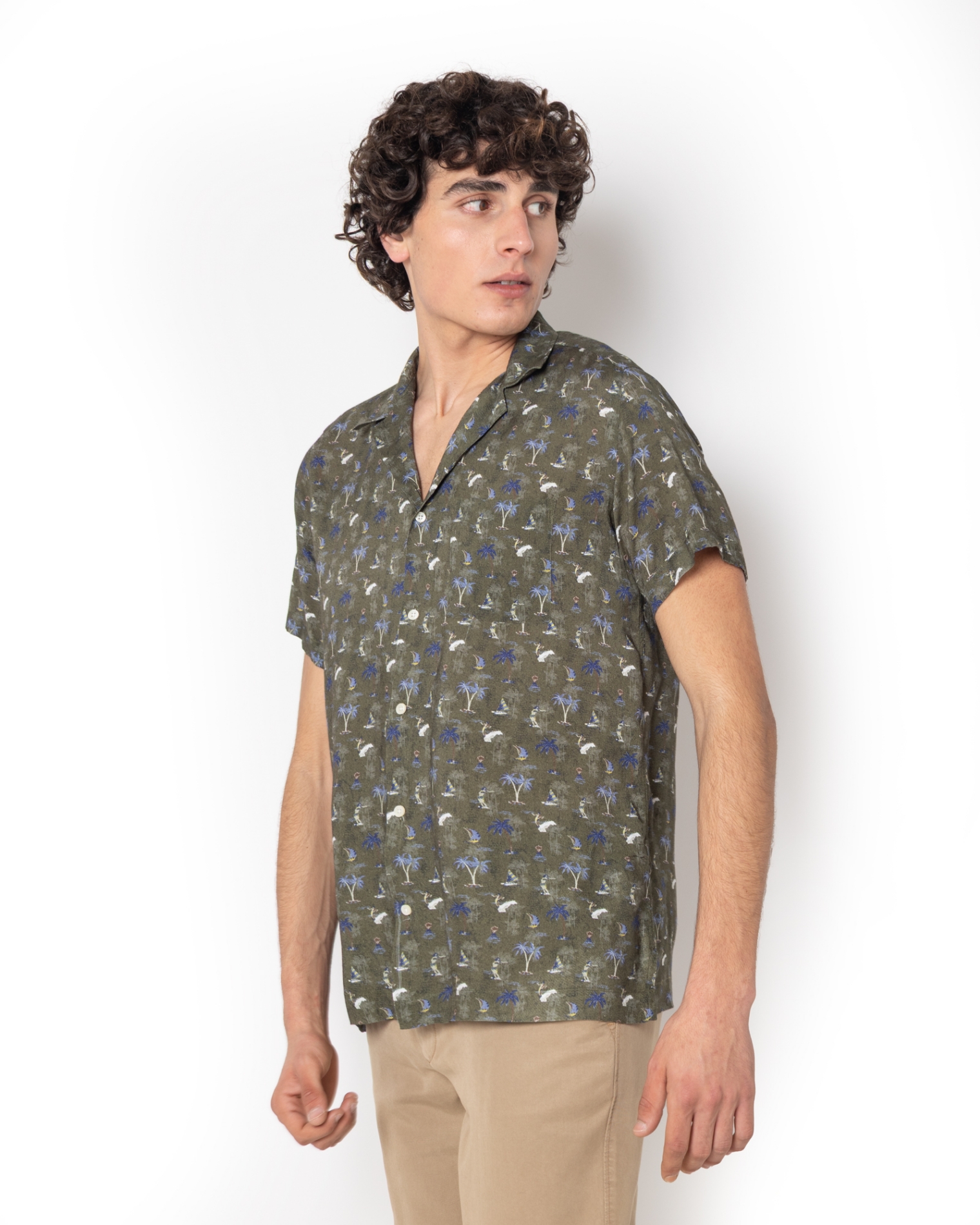 ΑΝΔΡΙΚΟ ΠΟΥΚΑΜΙΣΟ ΚΟΝΤΟΜΑΝΙΚΟ DIGITAL PRINT