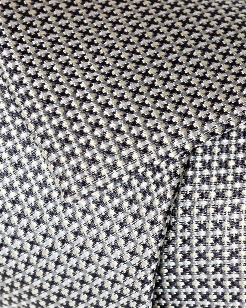 ΓΡΑΒΑΤΑ ΜΕ ΜΙΚΡΟΣΧΕΔΙΟ